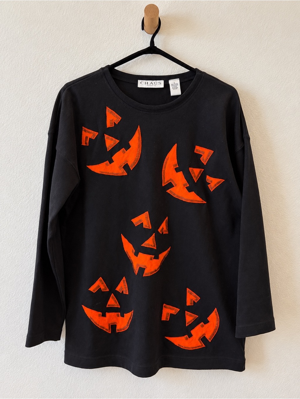 Chaus Black Long-Sleeve Halloween Jack o Lantern Long sleeve tee